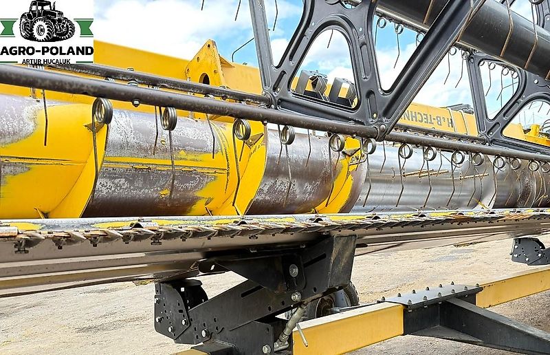 New Holland CX 6080 - 2114/2777 h - 2014 ROK + VARIFEED 6,09 M