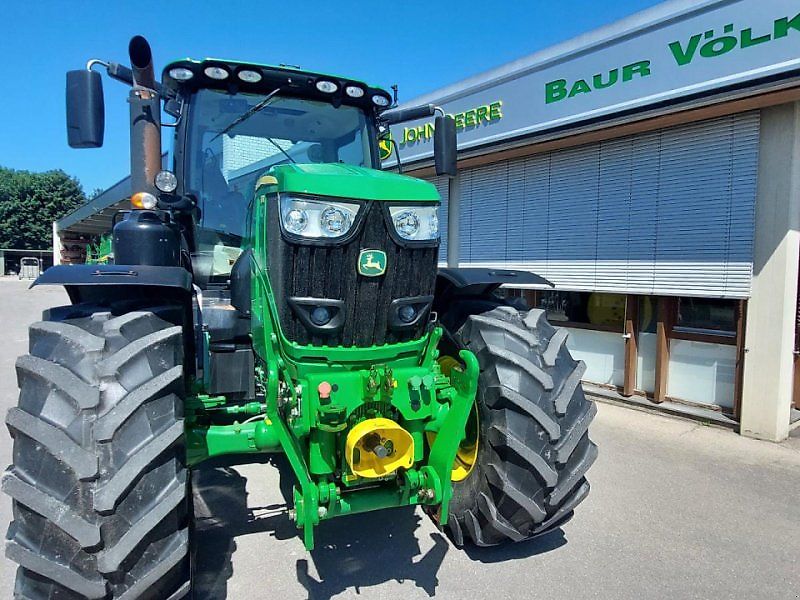 John Deere 6215R