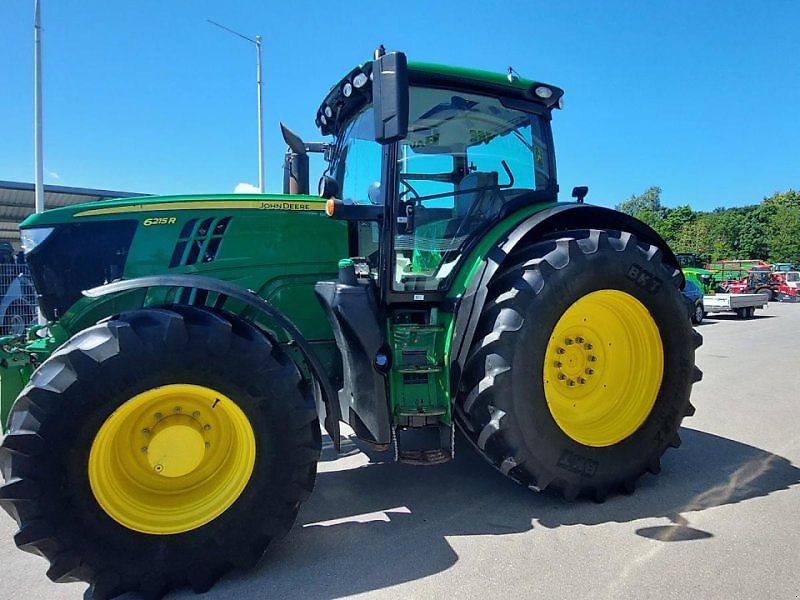 John Deere 6215R