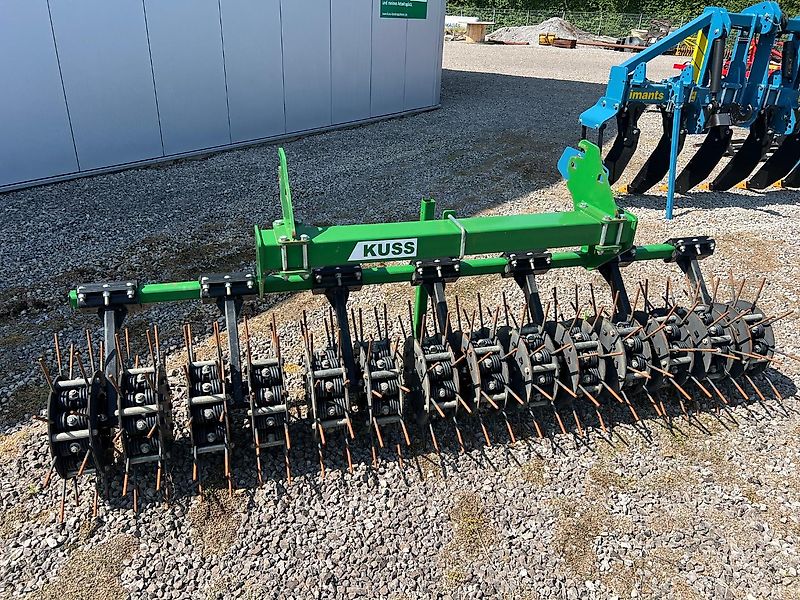 Kerner C 300 Striegelwalze