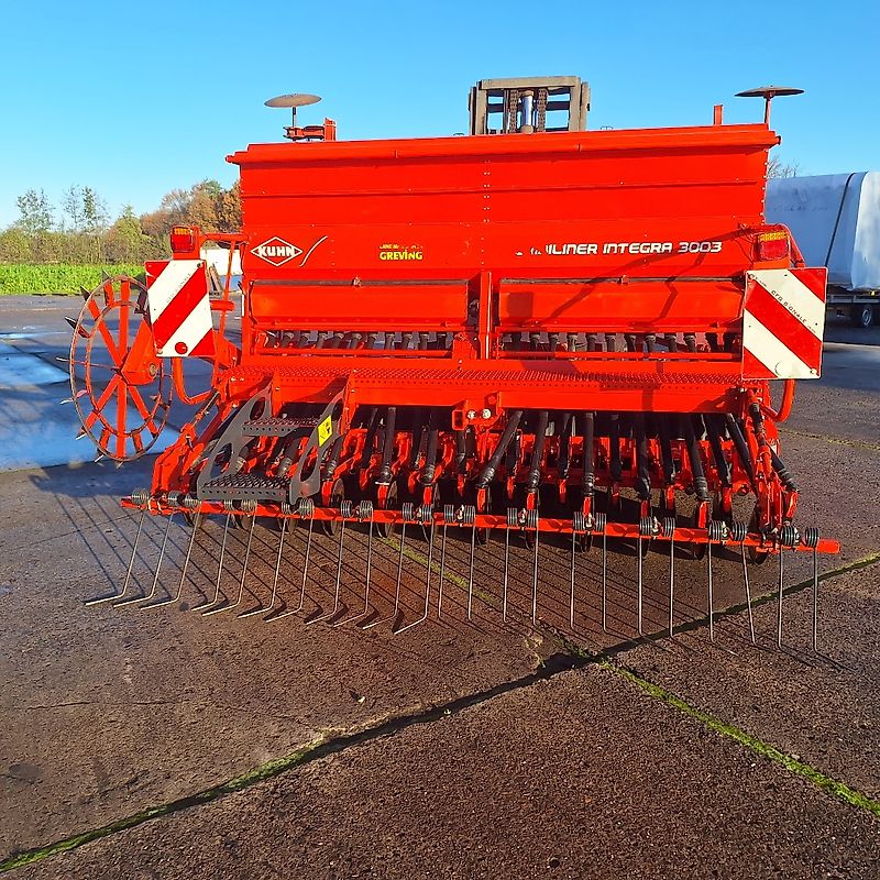 Kuhn Integra 3003 Säkombination Sämaschine mit Kuhn Kreiselegge HR 3004