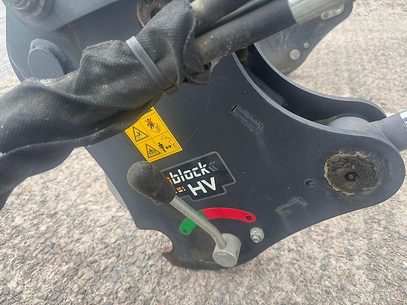 John Deere Hauer Schwinge XB 130 Bionic mit Konsolen, BJ 2018, sms-Schwingungstilgung, 3. Steuerkreis, Steuergerät, Multikuppler, Konsolen passend für 6000er Serie, sehr ordentlicher Zustand