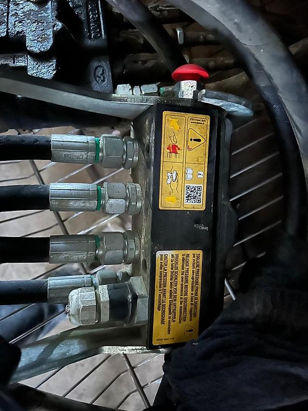 John Deere Hauer Schwinge XB 130 Bionic mit Konsolen, BJ 2018, sms-Schwingungstilgung, 3. Steuerkreis, Steuergerät, Multikuppler, Konsolen passend für 6000er Serie, sehr ordentlicher Zustand