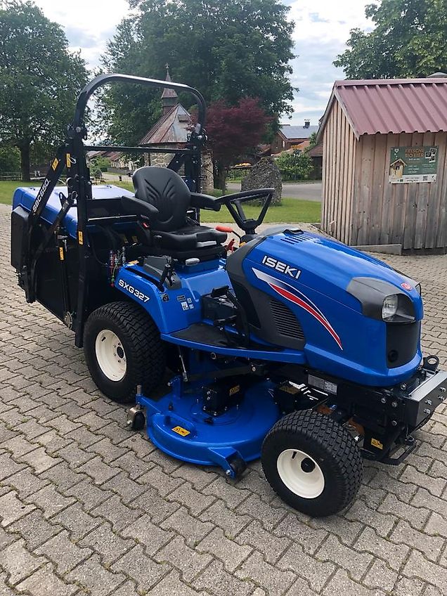 Iseki SXG 327 Mähtraktor mit Hochentleerung