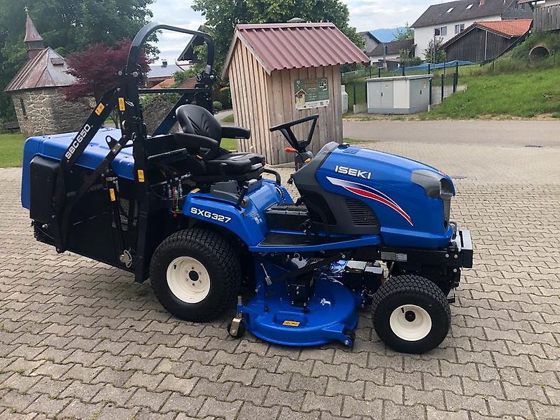 Iseki SXG 327 Mähtraktor mit Hochentleerung