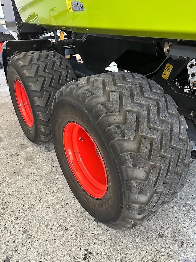 Claas Quadrant 4200 Rc