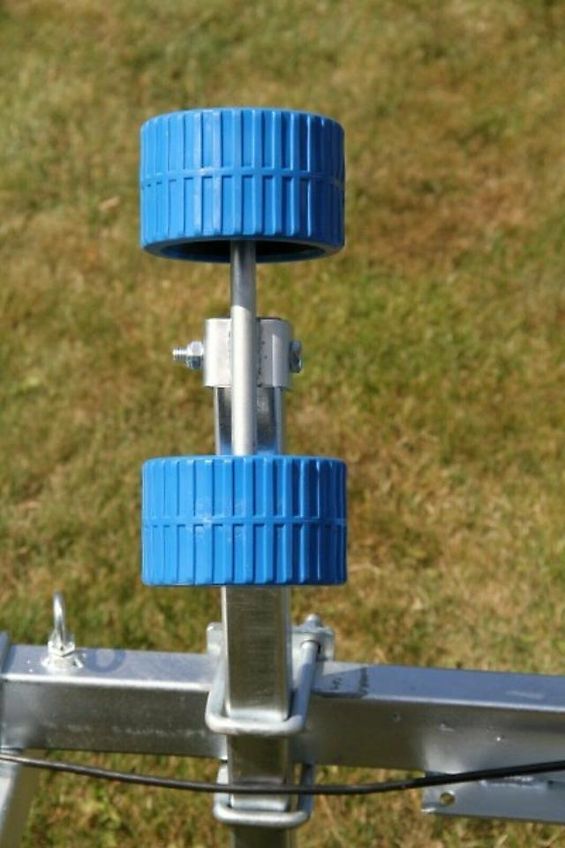 Neptun Navy Bootsanhänger für Boote von 310-550cm Länge 750 kg