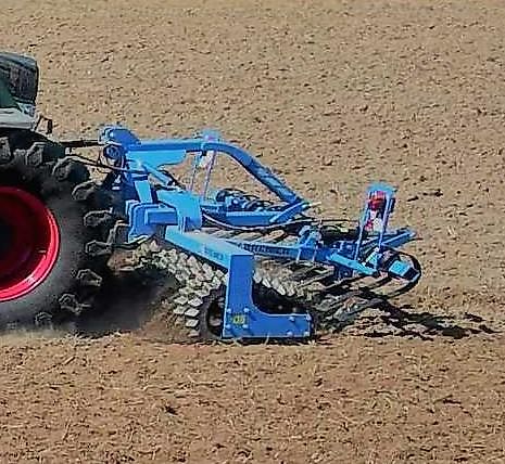 Bremer Maschinenbau Polygonringwalze PGZ 300 - schafft ideale Voraussetzungen für ein erfolgreiches Saatbett