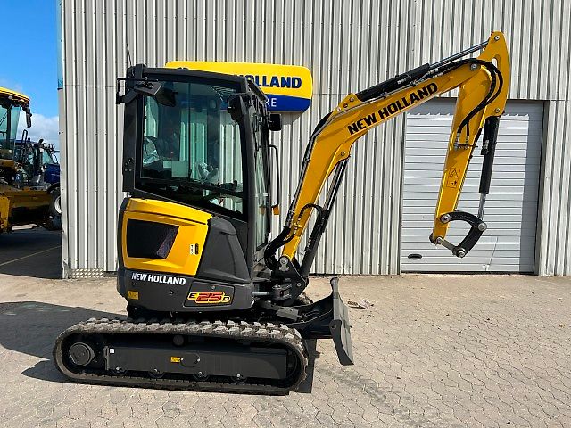 New Holland E25D CAB