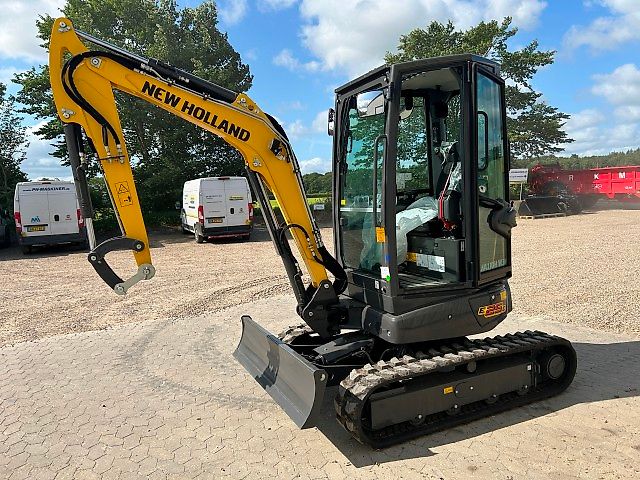 New Holland E25D CAB