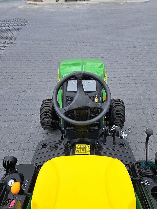 John Deere 1026R