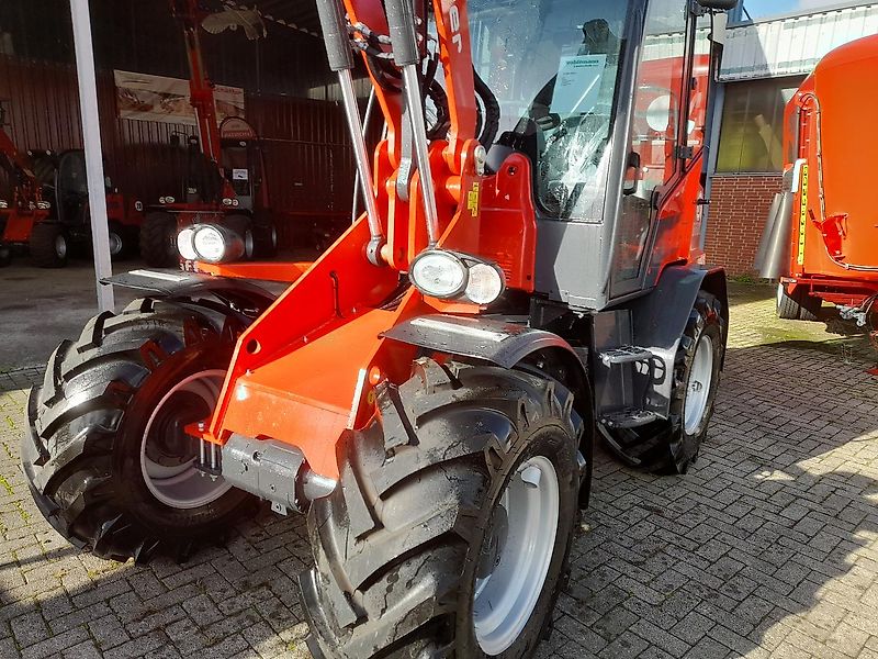 Schäffer 6680 Z Radlader mit Euro WS Aufnahme NEUMASCHINE
