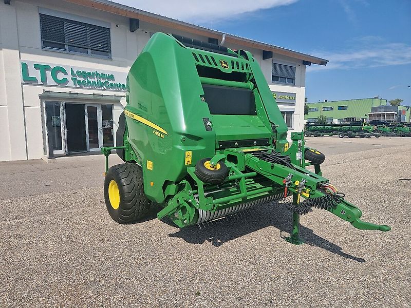 John Deere V451M
