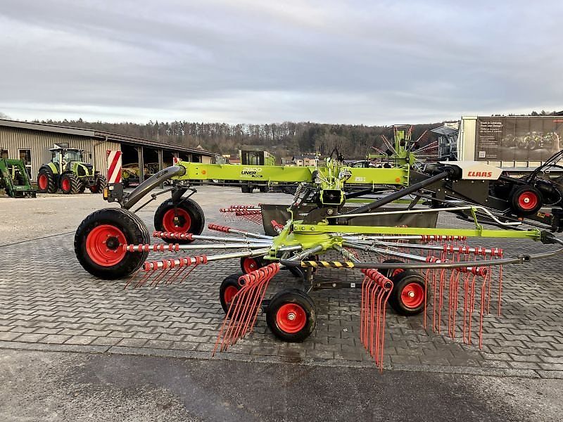 Claas LINER 2800 TREND AVO25