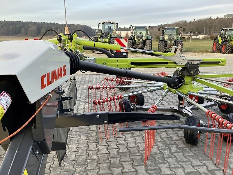 Claas LINER 2800 TREND AVO25