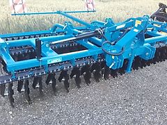 Agripol Kurzscheibenegge TITANUM 400 H hydraulisch klappbare