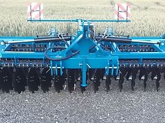 Agripol Kurzscheibenegge TITANUM 450 H hydraulisch klappbare Scheibenegge