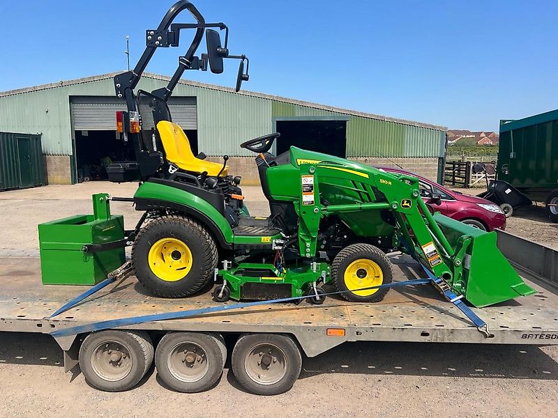 John Deere 1026R