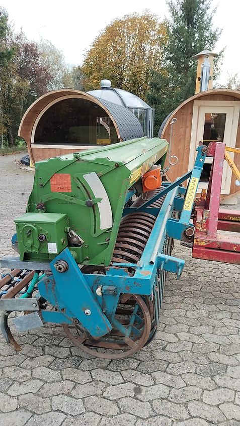 Köckerling Kombimat 300 Reihenabstand 30 cm 10 Reihig Saatkasten Amazone Modell D9 30 Reihen auf 3m Drilleinheit