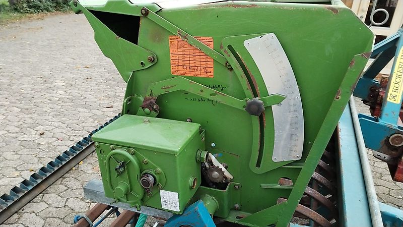 Köckerling Kombimat 300 Reihenabstand 30 cm 10 Reihig Saatkasten Amazone Modell D9 30 Reihen auf 3m Drilleinheit