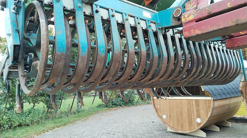 Köckerling Kombimat 300 Reihenabstand 30 cm 10 Reihig Saatkasten Amazone Modell D9 30 Reihen auf 3m Drilleinheit