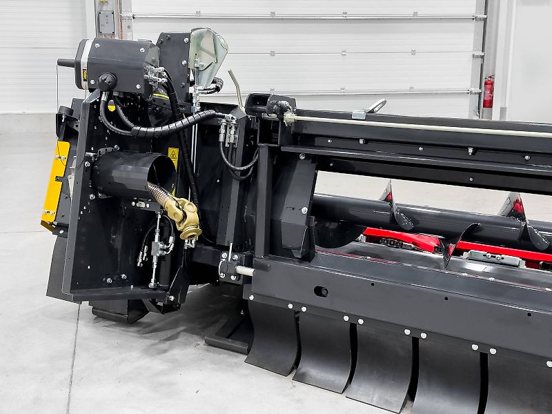 Capello Quasar R6 6 row (75 cm), foldable corn header for Claas Lexion / Tucano combines