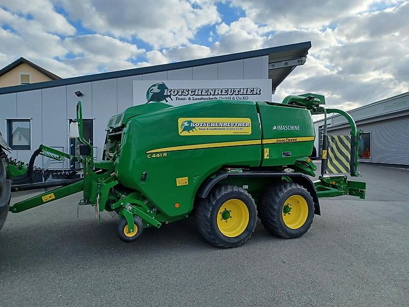 John Deere C441R
