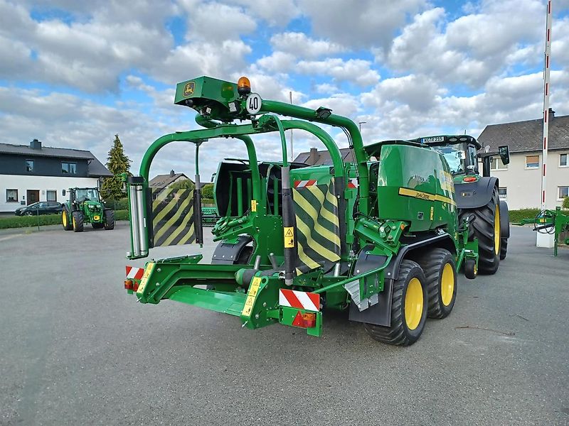John Deere C441R