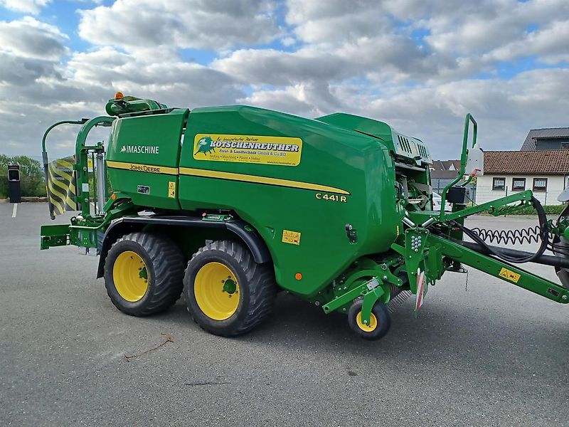 John Deere C441R