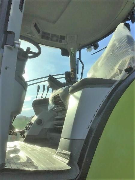 Claas ARION 530