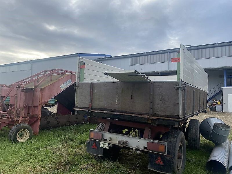 Spitzer Dreiseitenkipper / Anhänger 10 to Gesamtgewicht