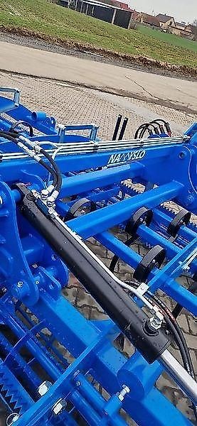 Namyslo Saatbettbereitung / Seedbed cultivator / Combiné de préparation / Agregat uprawowy Milan 5 m