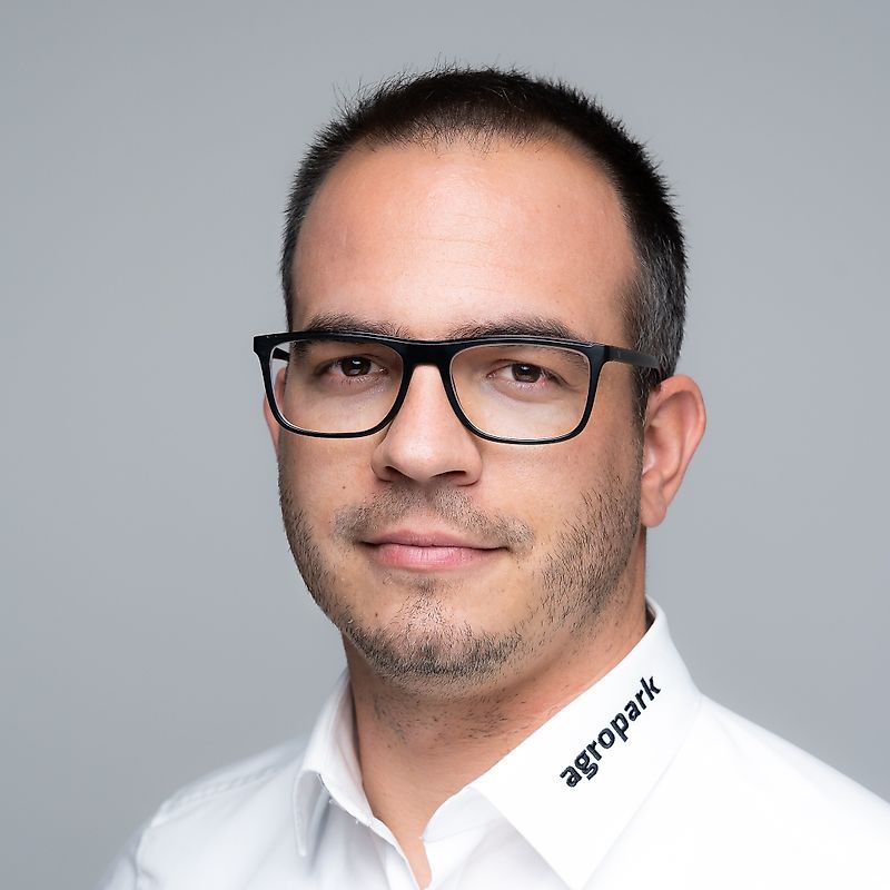 Kontaktperson Hr. Jeno Revesz